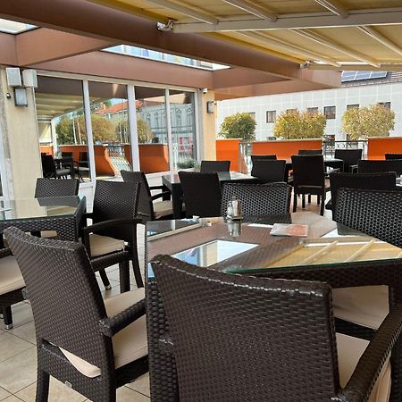 Hotel Garić Garesnica Buitenkant foto