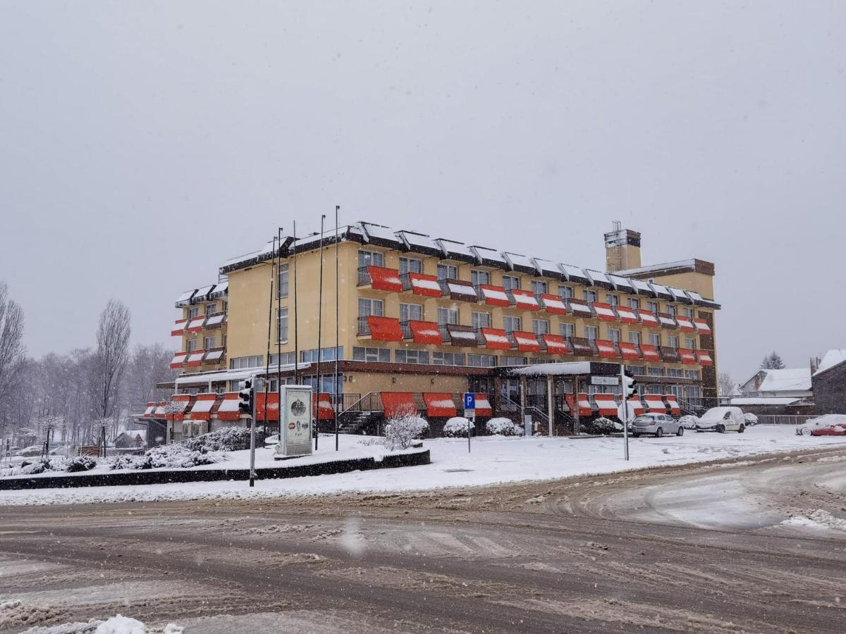 Hotel Garić Garesnica Buitenkant foto