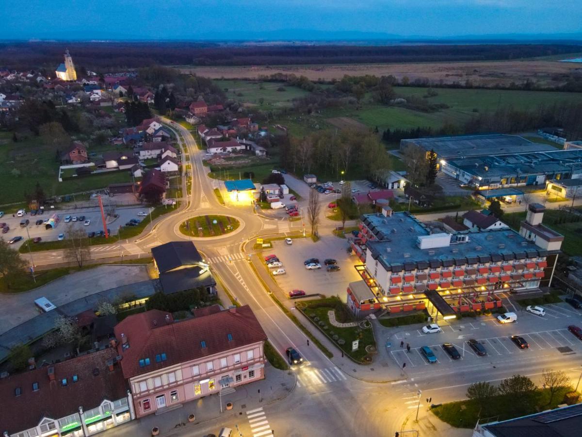 Hotel Garić Garesnica Buitenkant foto
