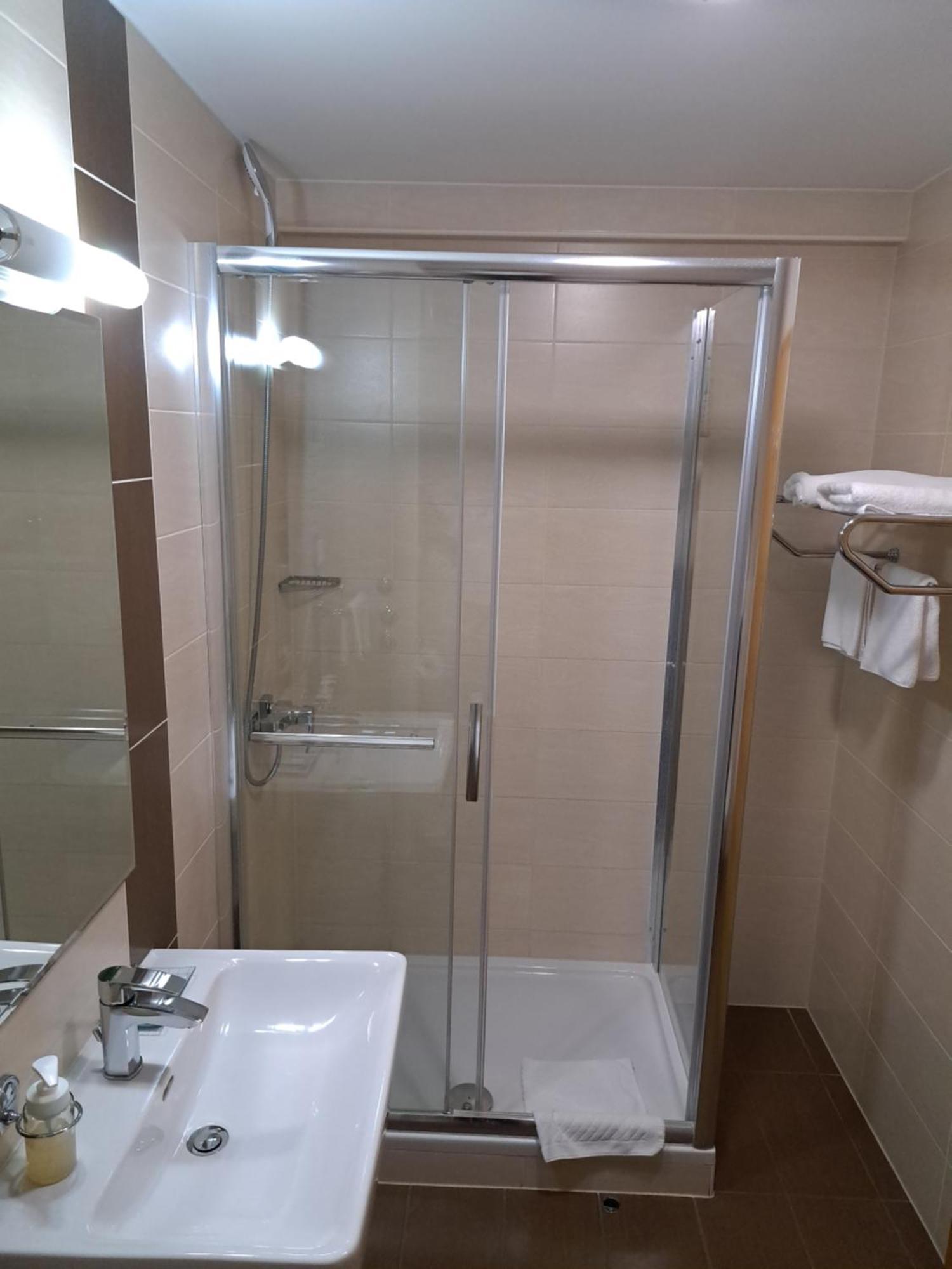 Hotel Garić Garesnica Buitenkant foto