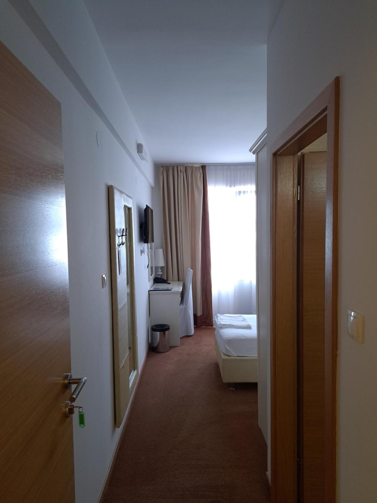 Hotel Garić Garesnica Buitenkant foto