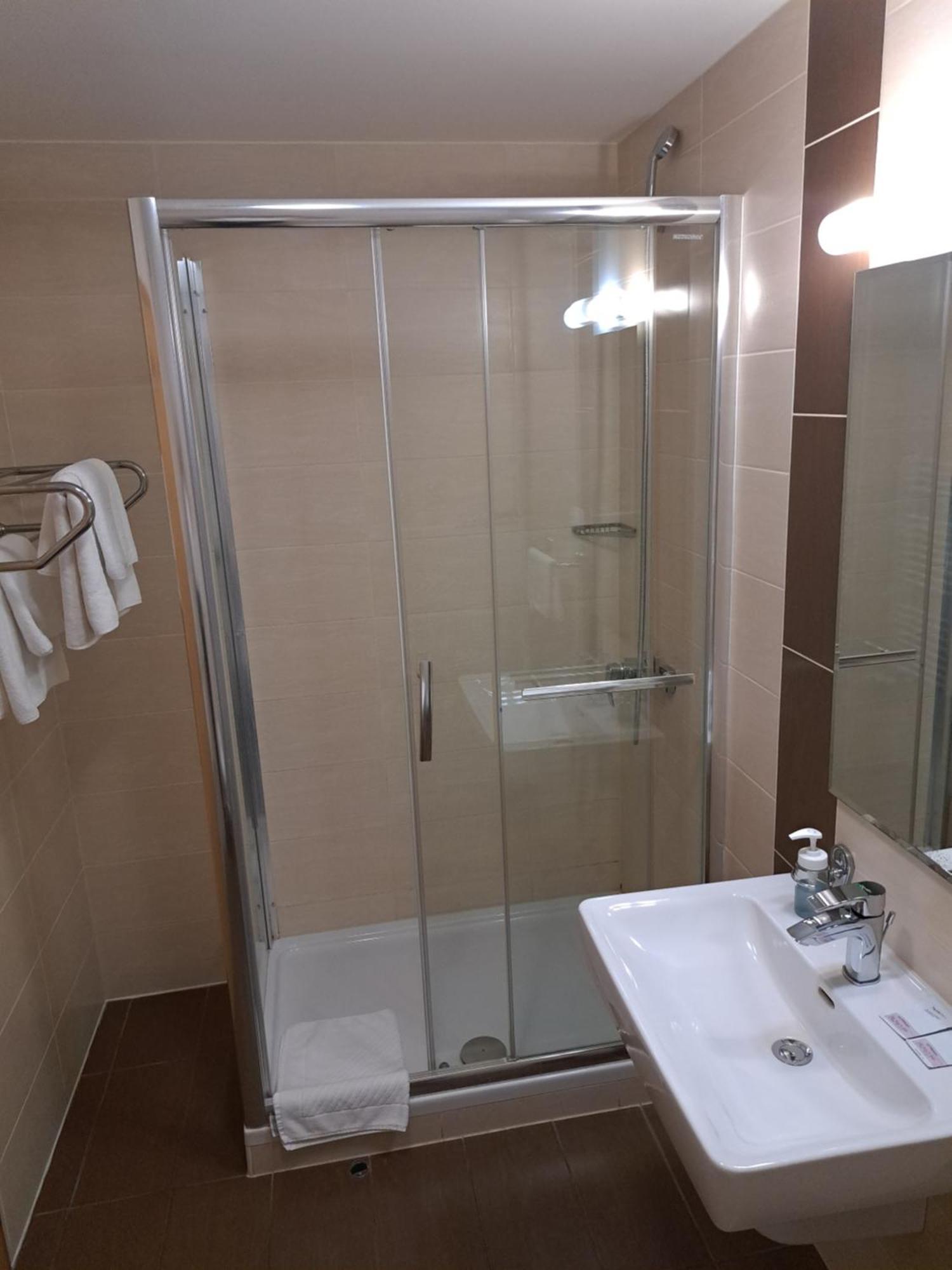 Hotel Garić Garesnica Buitenkant foto