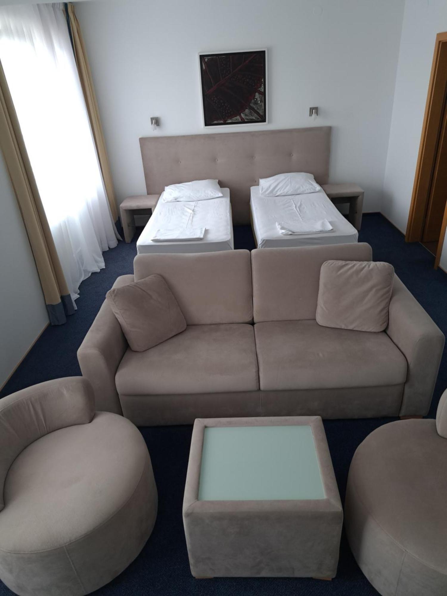 Hotel Garić Garesnica Buitenkant foto
