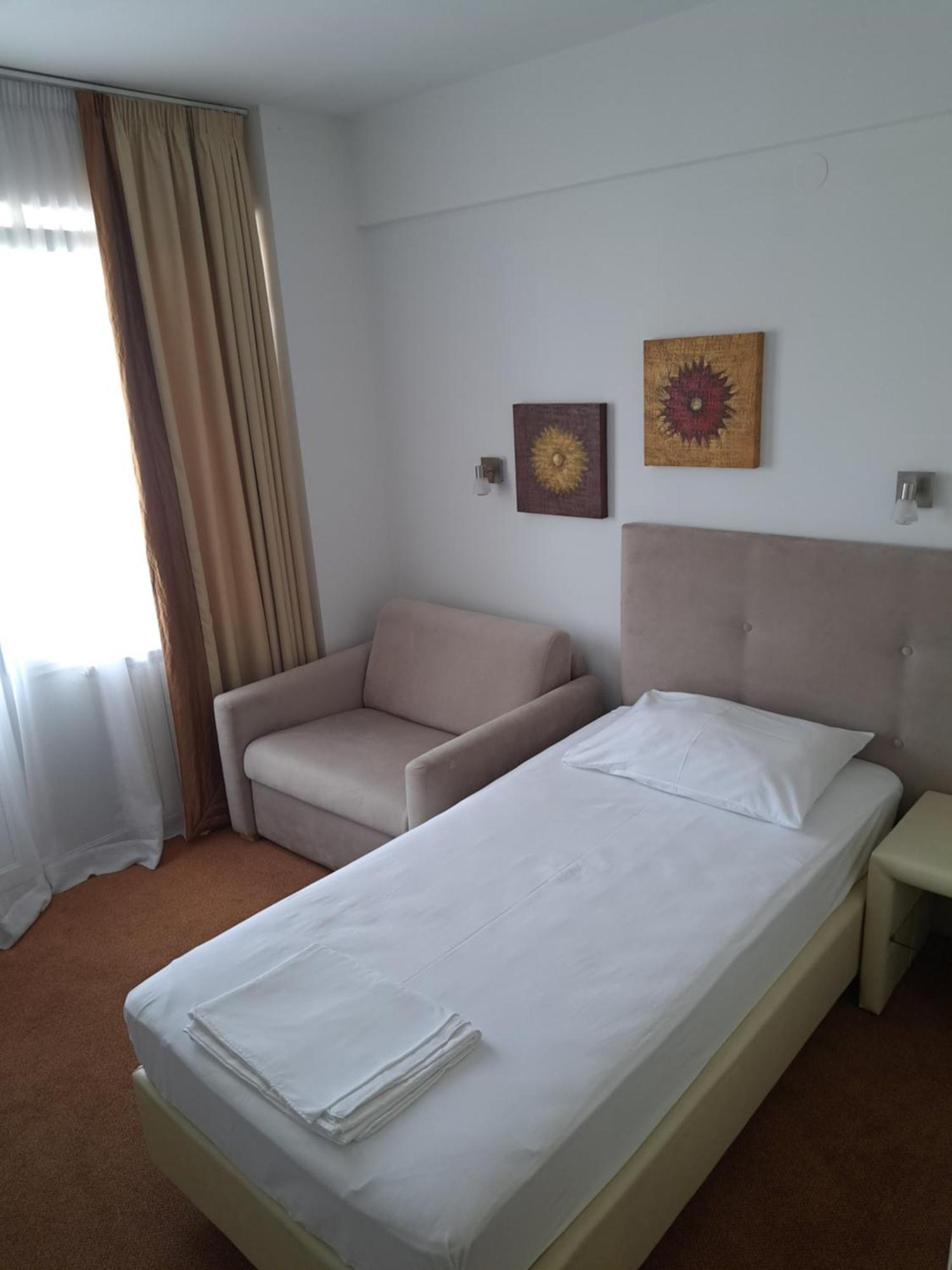 Hotel Garić Garesnica Buitenkant foto