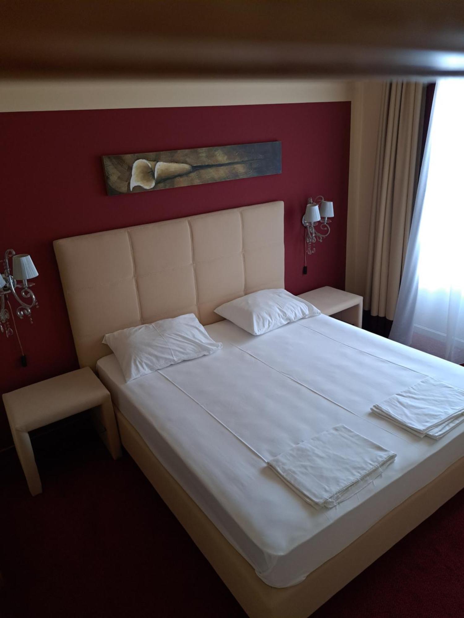 Hotel Garić Garesnica Buitenkant foto